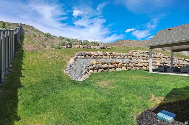 14922 S LAKE RIDGE CIRCLE CIR, Herriman, UT 84096