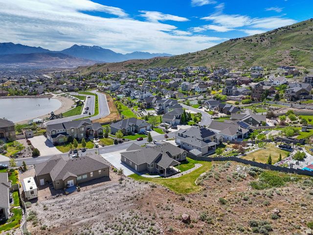 14922 S LAKE RIDGE CIRCLE CIR, Herriman, UT 84096