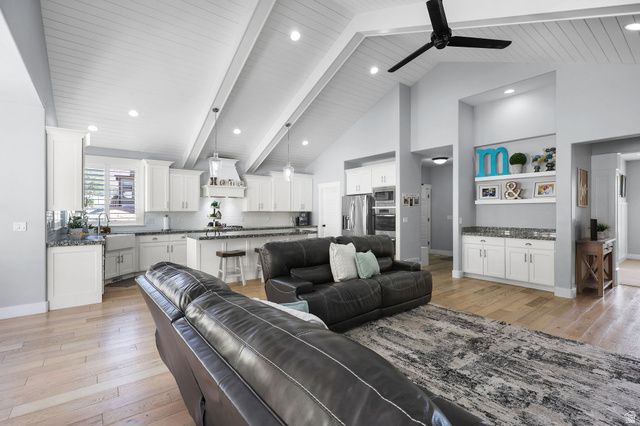 14922 S LAKE RIDGE CIRCLE CIR, Herriman, UT 84096