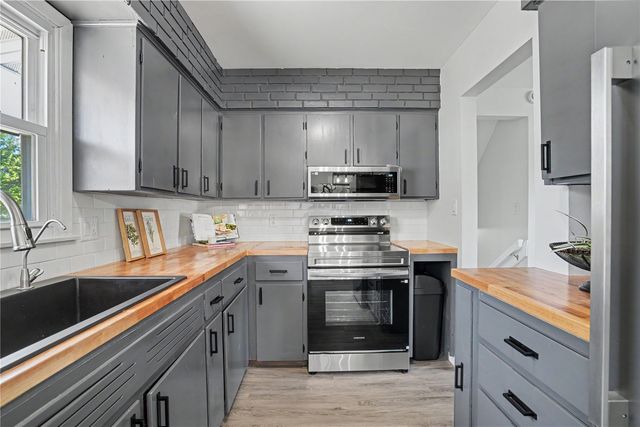 2605 1st Avenue, Marion, IA 52302