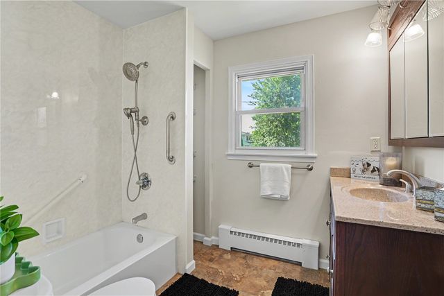 2605 1st Avenue, Marion, IA 52302