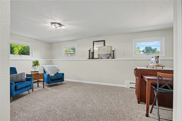 2605 1st Avenue, Marion, IA 52302