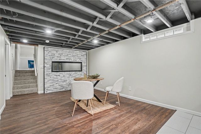 2605 1st Avenue, Marion, IA 52302