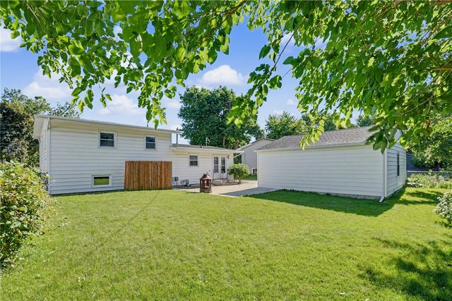 2605 1st Avenue, Marion, IA 52302