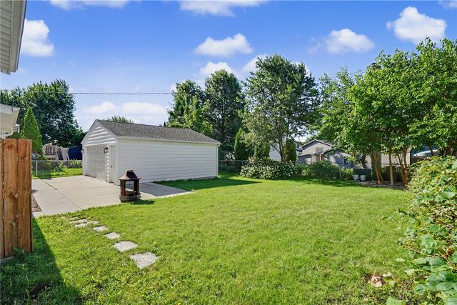 2605 1st Avenue, Marion, IA 52302