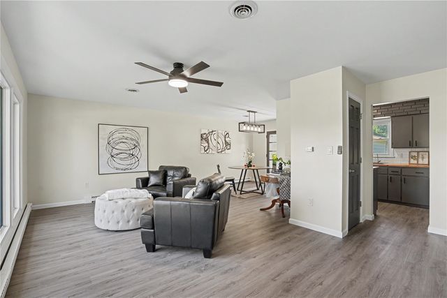 2605 1st Avenue, Marion, IA 52302