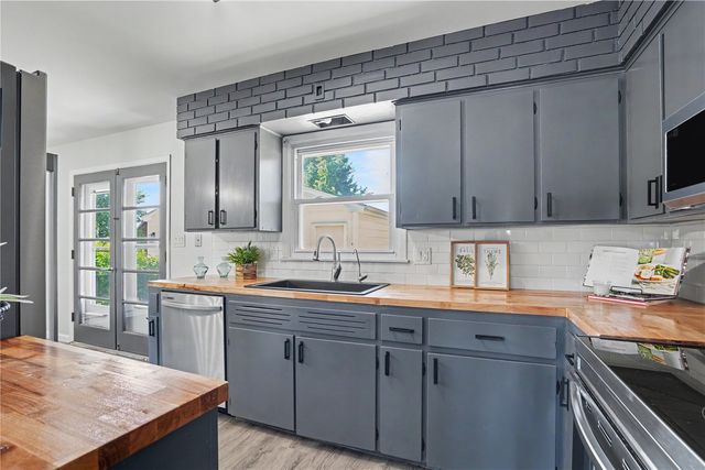 2605 1st Avenue, Marion, IA 52302