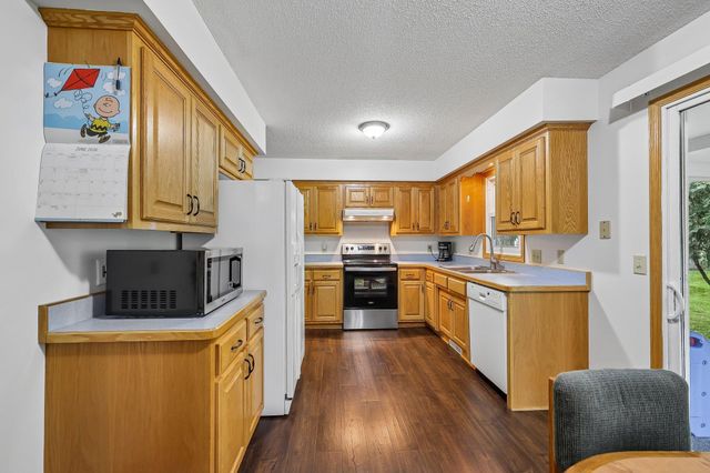 10121 96th Place N, Maple Grove, MN 55369