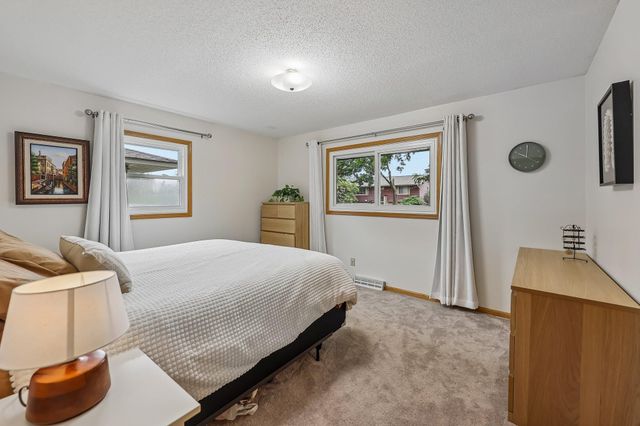10121 96th Place N, Maple Grove, MN 55369