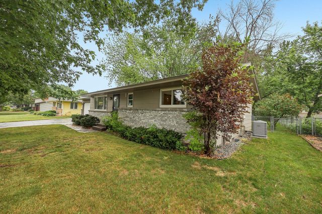 10121 96th Place N, Maple Grove, MN 55369