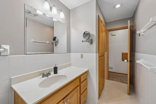 10121 96th Place N, Maple Grove, MN 55369