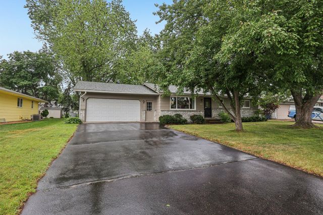 10121 96th Place N, Maple Grove, MN 55369