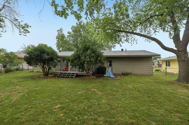 10121 96th Place N, Maple Grove, MN 55369