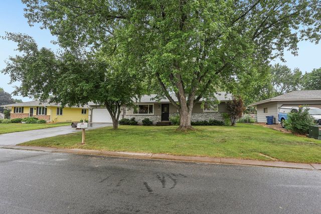 10121 96th Place N, Maple Grove, MN 55369