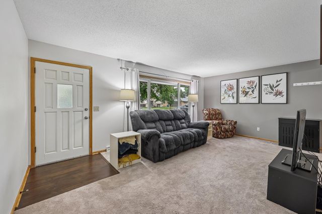 10121 96th Place N, Maple Grove, MN 55369