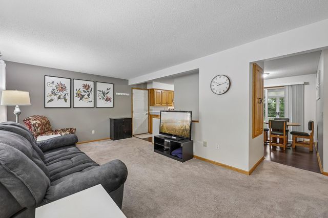 10121 96th Place N, Maple Grove, MN 55369