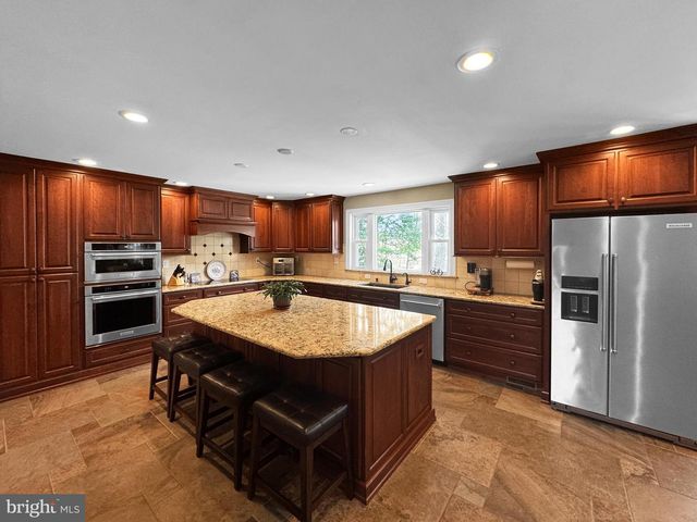 188 FREELAND DR, Collegeville, PA 19426