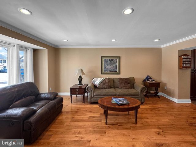 188 FREELAND DR, Collegeville, PA 19426