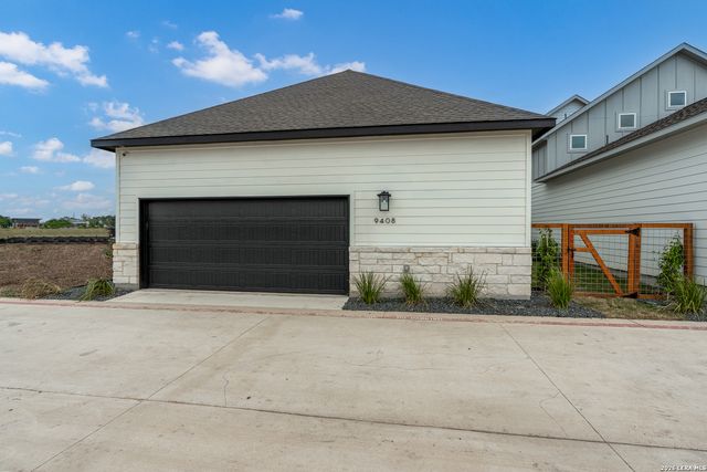 9440 Hidden Stone, Schertz, TX 78154