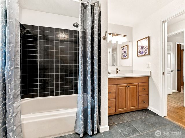 21638 94th Place S, Kent, WA 98031