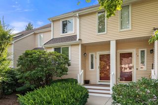 79 Gaslight Ln 79, Easton, MA 02356