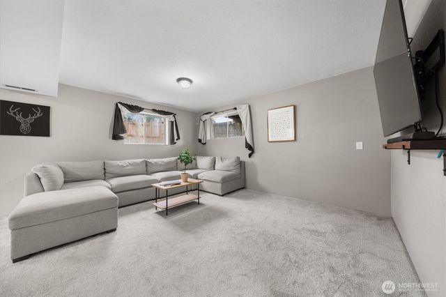32917 33rd Ave SW, Federal Way, WA 98023