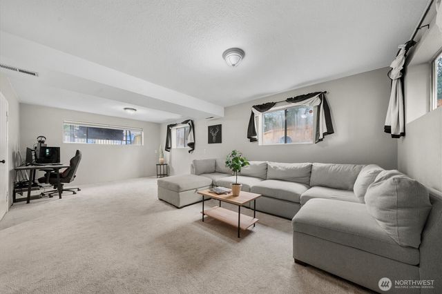 32917 33rd Ave SW, Federal Way, WA 98023
