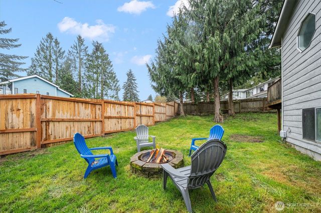 32917 33rd Ave SW, Federal Way, WA 98023