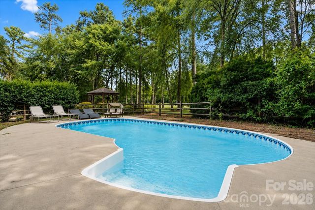 4519 Crownvista Drive, Charlotte, NC 28269