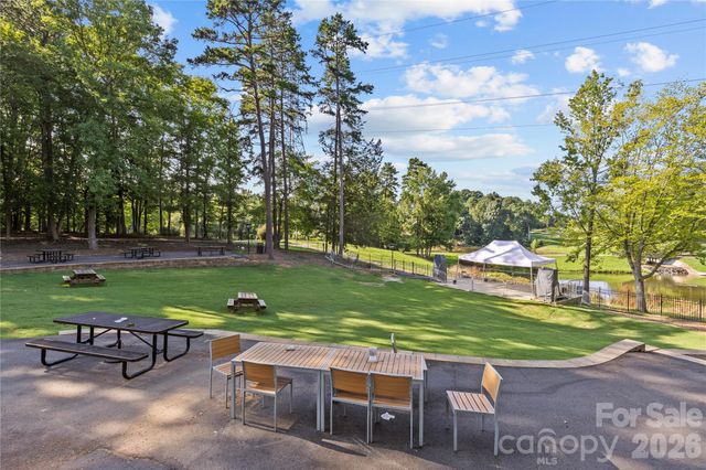 4519 Crownvista Drive, Charlotte, NC 28269