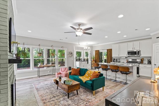 4519 Crownvista Drive, Charlotte, NC 28269