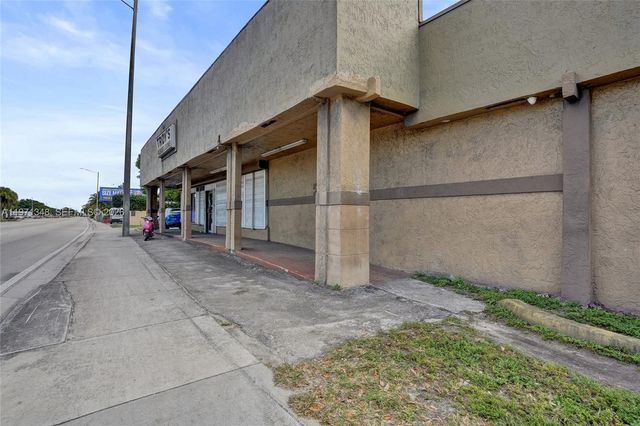 2990 W Sunrise Boulevard, Fort Lauderdale, FL 33311