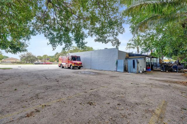 2990 W Sunrise Boulevard, Fort Lauderdale, FL 33311