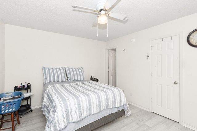 101 Trail Ride Road, Angleton, TX 77515