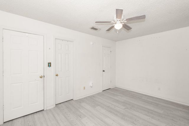 101 Trail Ride Road, Angleton, TX 77515