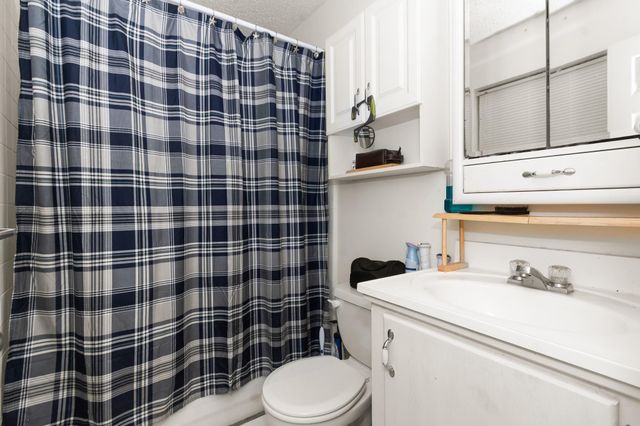 101 Trail Ride Road, Angleton, TX 77515