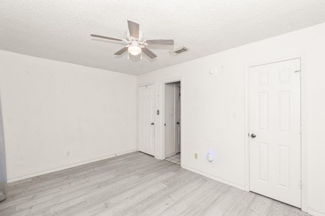 101 Trail Ride Road, Angleton, TX 77515