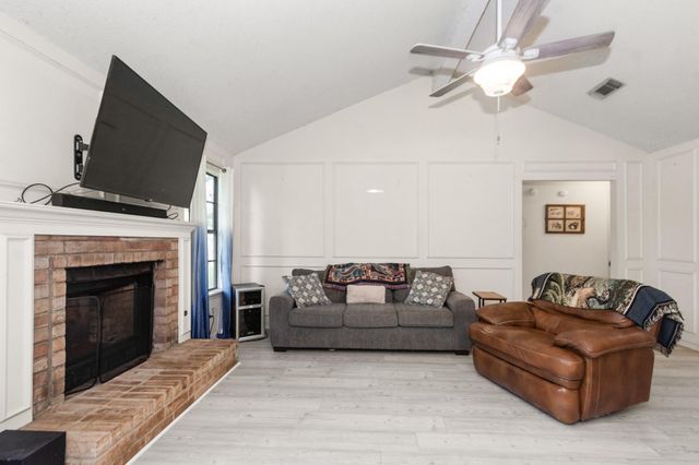 101 Trail Ride Road, Angleton, TX 77515