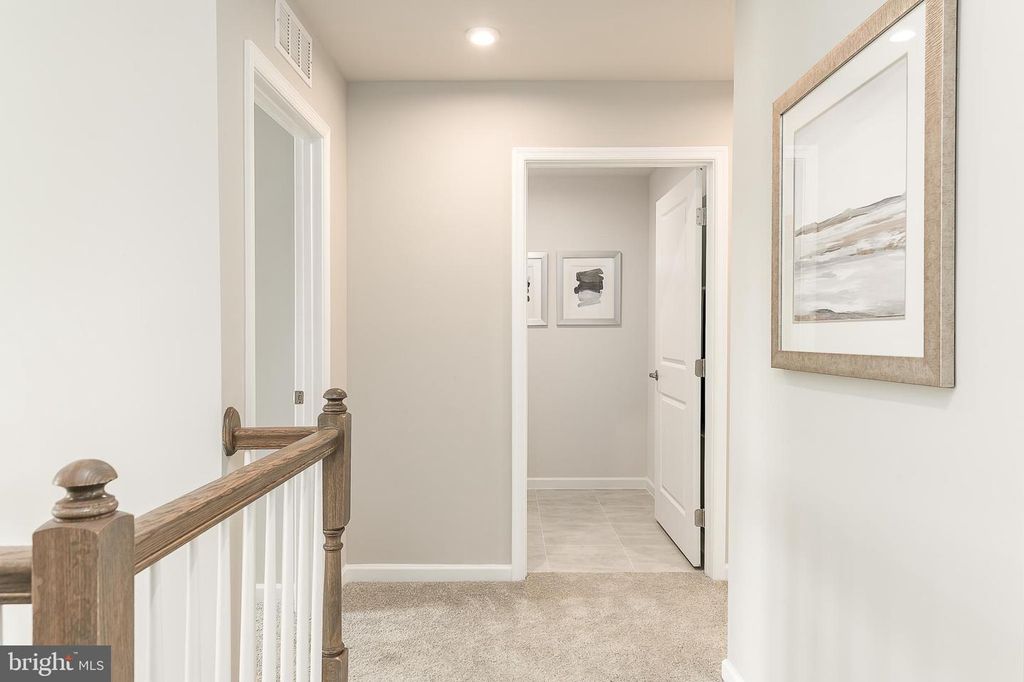 Image 16 of property listing at 4001 COPPER DR, Eldersburg, MD 21784