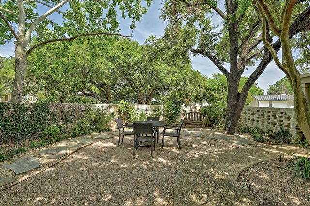 2404 McCall RD B, Austin, TX 78703