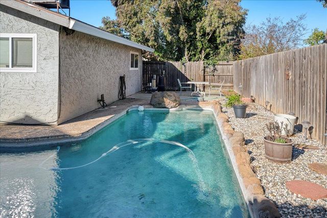 5908 Hickorywood Way, Citrus Heights, CA 95621