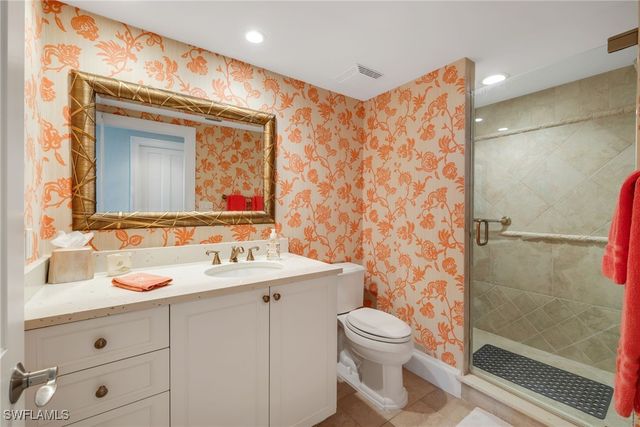 8171 Bay Colony DR 403, Naples, FL 34108