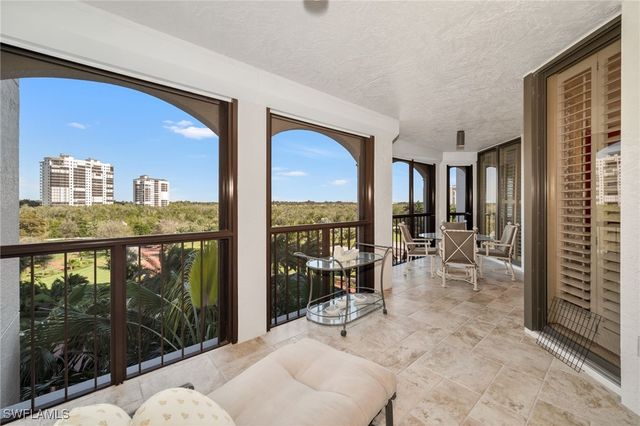 8171 Bay Colony DR 403, Naples, FL 34108