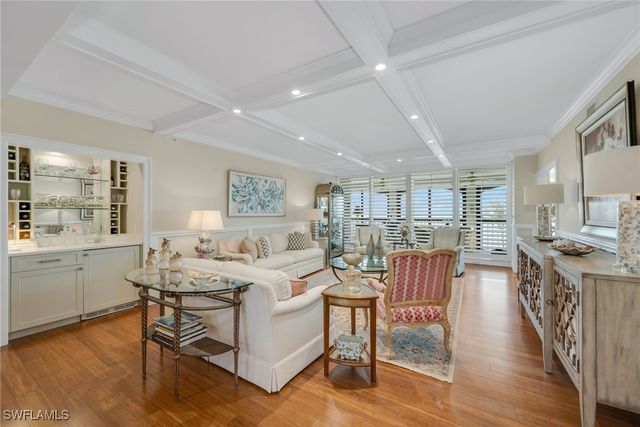 8171 Bay Colony DR 403, Naples, FL 34108