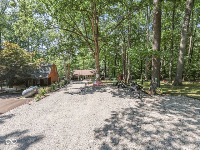 6678 Groundhog Drive, Nineveh, IN 46164