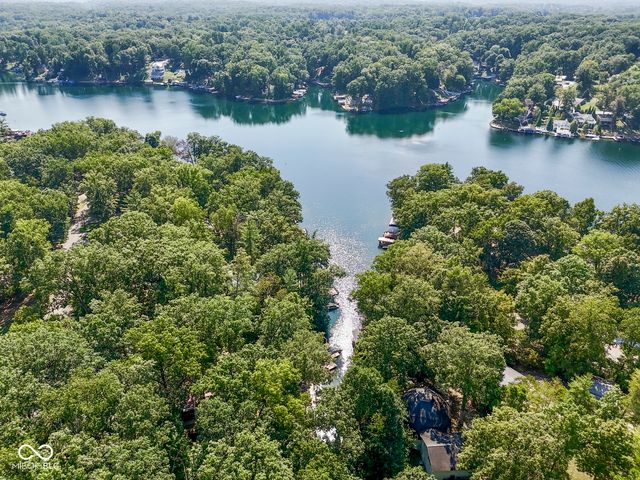 6678 Groundhog Drive, Nineveh, IN 46164