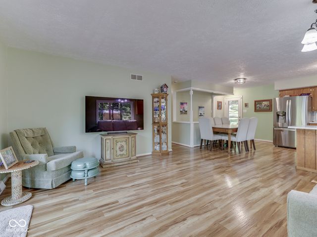 6678 Groundhog Drive, Nineveh, IN 46164