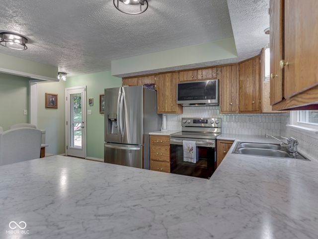 6678 Groundhog Drive, Nineveh, IN 46164