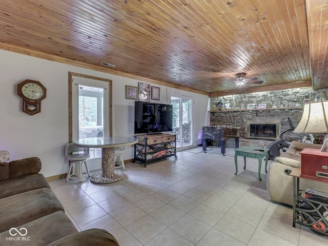 6678 Groundhog Drive, Nineveh, IN 46164