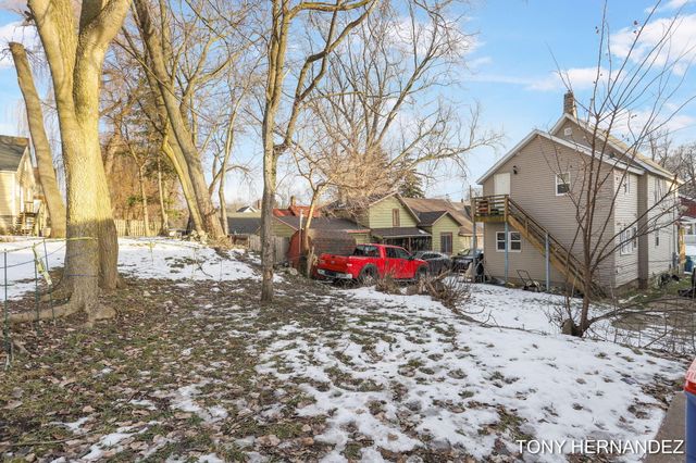 1402 North Avenue NE, Grand Rapids, MI 49505